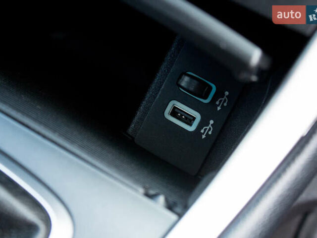 Красный Форд Эдж, объемом двигателя 3.5 л и пробегом 135 тыс. км за 15900 $, фото 57 на Automoto.ua