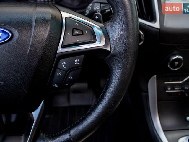 Красный Форд Эдж, объемом двигателя 3.5 л и пробегом 135 тыс. км за 15900 $, фото 39 на Automoto.ua