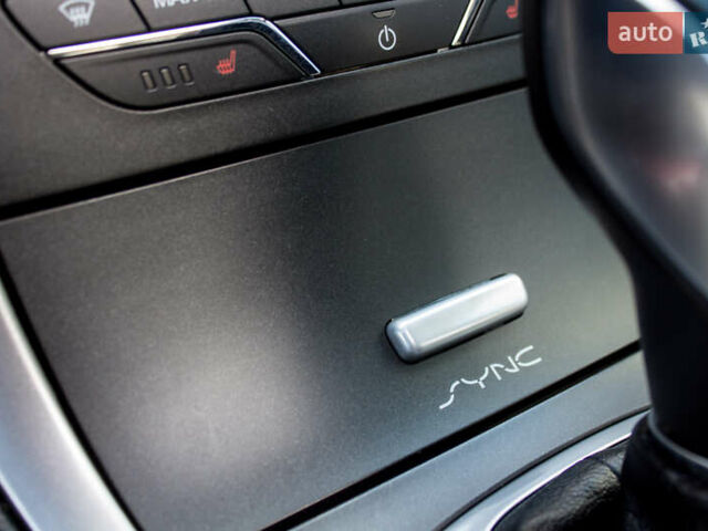 Красный Форд Эдж, объемом двигателя 3.5 л и пробегом 135 тыс. км за 15900 $, фото 41 на Automoto.ua