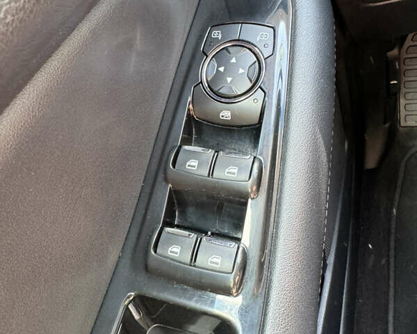 Красный Форд Эдж, объемом двигателя 2 л и пробегом 80 тыс. км за 14500 $, фото 15 на Automoto.ua