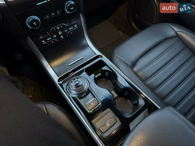 Красный Форд Эдж, объемом двигателя 2 л и пробегом 193 тыс. км за 16500 $, фото 43 на Automoto.ua