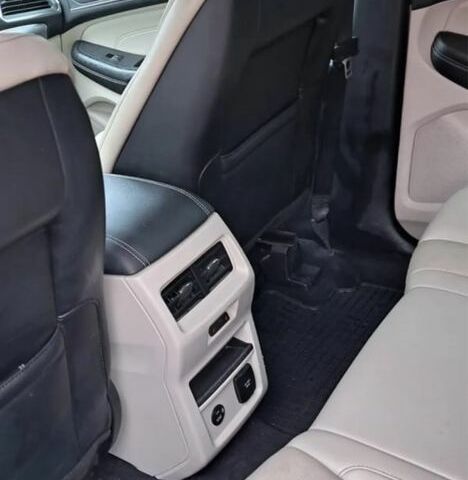 Красный Форд Эдж, объемом двигателя 2 л и пробегом 95 тыс. км за 13200 $, фото 11 на Automoto.ua