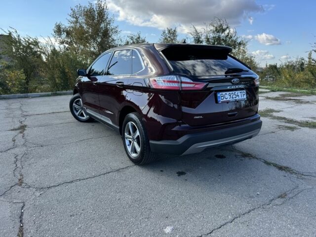 Форд Эдж 2021 в Кривом Роге на Automoto.ua Красный Форд Эдж, объемом двигателя 2 л и пробегом 46 тыс. км за 22300 $, фото 4 на Automoto.ua