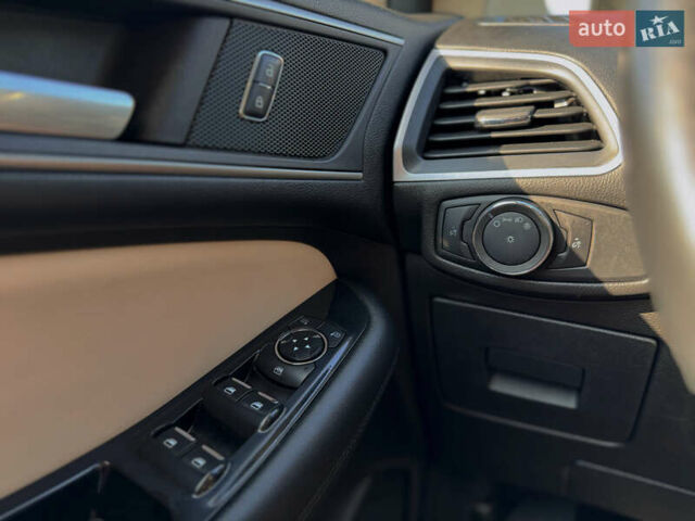 Форд Эдж, объемом двигателя 2 л и пробегом 175 тыс. км за 15800 $, фото 9 на Automoto.ua