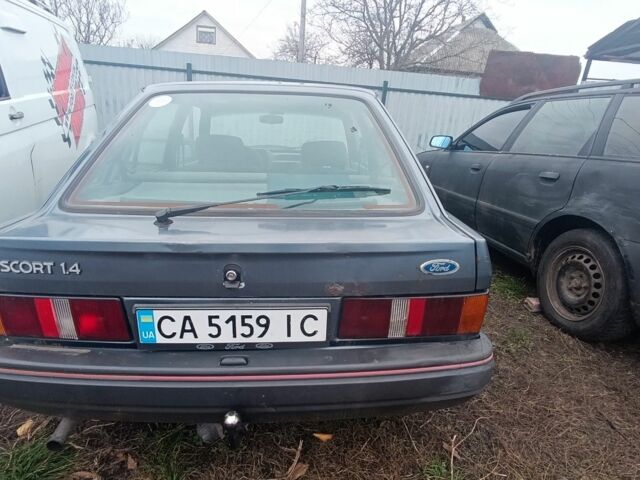 Серый Форд Эдж, объемом двигателя 1.4 л и пробегом 111 тыс. км за 500 $, фото 2 на Automoto.ua