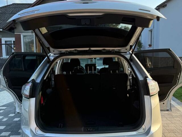 Серый Форд Эдж, объемом двигателя 2 л и пробегом 54 тыс. км за 376 $, фото 5 на Automoto.ua