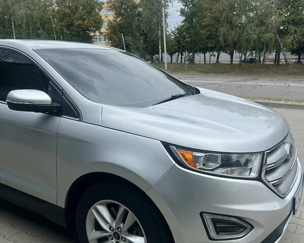 Сірий Форд Едж, об'ємом двигуна 2 л та пробігом 146 тис. км за 15799 $, фото 3 на Automoto.ua