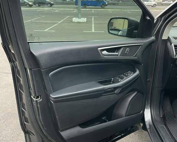 Серый Форд Эдж, объемом двигателя 3.5 л и пробегом 268 тыс. км за 13800 $, фото 12 на Automoto.ua