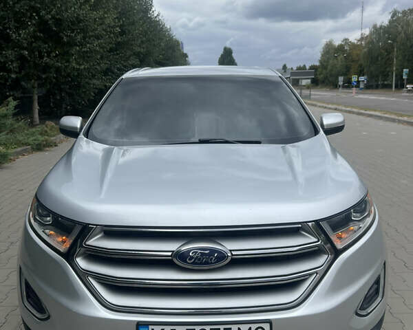 Сірий Форд Едж, об'ємом двигуна 2 л та пробігом 146 тис. км за 15799 $, фото 1 на Automoto.ua