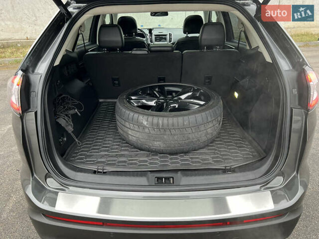 Сірий Форд Едж, об'ємом двигуна 2 л та пробігом 99 тис. км за 18999 $, фото 42 на Automoto.ua