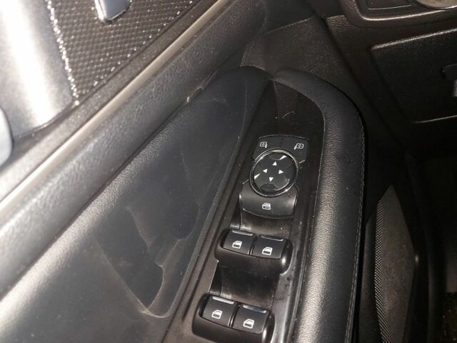 Сірий Форд Едж, об'ємом двигуна 2 л та пробігом 199 тис. км за 15000 $, фото 4 на Automoto.ua