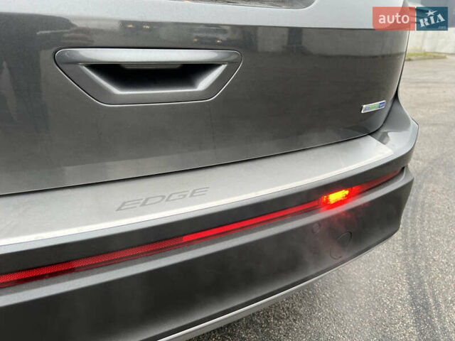 Сірий Форд Едж, об'ємом двигуна 2 л та пробігом 99 тис. км за 18999 $, фото 11 на Automoto.ua