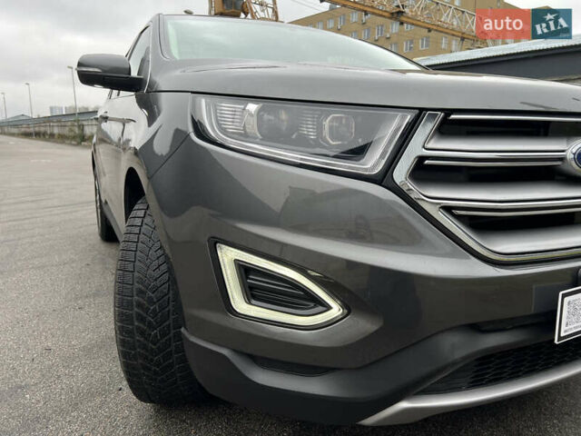 Сірий Форд Едж, об'ємом двигуна 2 л та пробігом 99 тис. км за 18999 $, фото 6 на Automoto.ua