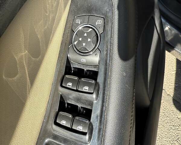 Серый Форд Эдж, объемом двигателя 3.5 л и пробегом 208 тыс. км за 13500 $, фото 12 на Automoto.ua