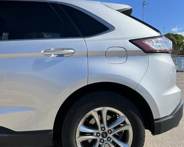 Серый Форд Эдж, объемом двигателя 2 л и пробегом 164 тыс. км за 15200 $, фото 4 на Automoto.ua