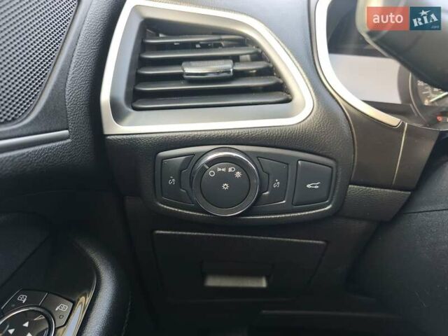 Серый Форд Эдж, объемом двигателя 2 л и пробегом 99 тыс. км за 14000 $, фото 14 на Automoto.ua