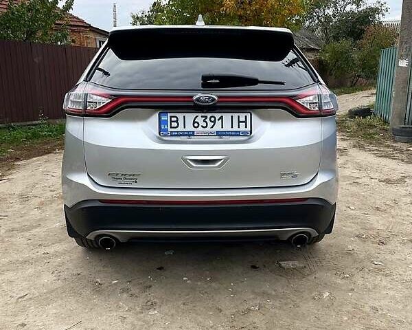 Сірий Форд Едж, об'ємом двигуна 2 л та пробігом 197 тис. км за 15100 $, фото 3 на Automoto.ua