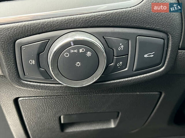 Сірий Форд Едж, об'ємом двигуна 2 л та пробігом 99 тис. км за 18999 $, фото 36 на Automoto.ua