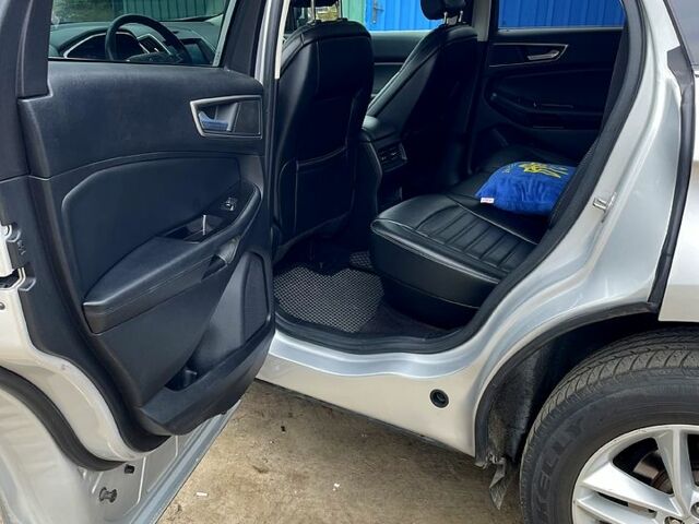 Сірий Форд Едж, об'ємом двигуна 2 л та пробігом 197 тис. км за 15100 $, фото 10 на Automoto.ua