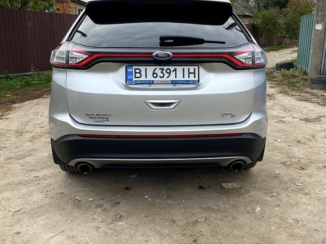 Сірий Форд Едж, об'ємом двигуна 2 л та пробігом 197 тис. км за 15100 $, фото 4 на Automoto.ua