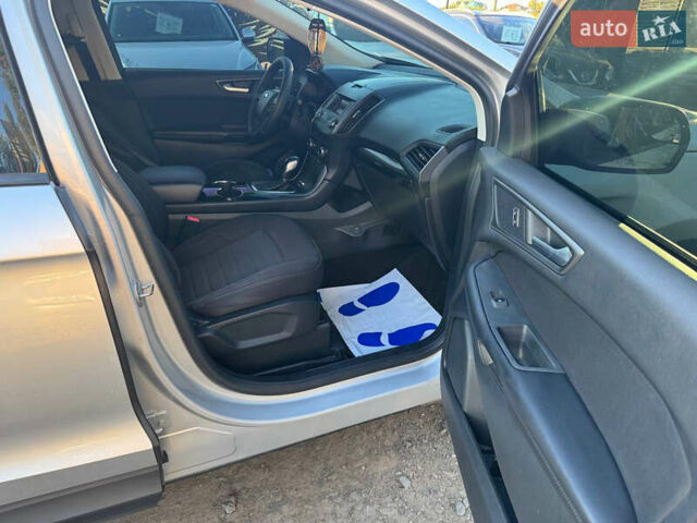 Сірий Форд Едж, об'ємом двигуна 2 л та пробігом 162 тис. км за 13150 $, фото 5 на Automoto.ua