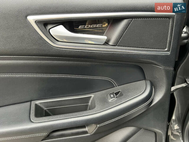 Сірий Форд Едж, об'ємом двигуна 2 л та пробігом 99 тис. км за 18999 $, фото 38 на Automoto.ua