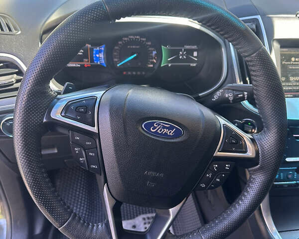 Серый Форд Эдж, объемом двигателя 2 л и пробегом 125 тыс. км за 18000 $, фото 5 на Automoto.ua