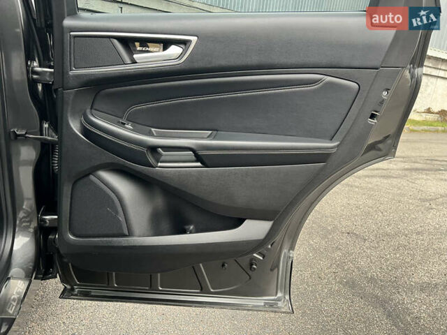 Сірий Форд Едж, об'ємом двигуна 2 л та пробігом 99 тис. км за 18999 $, фото 43 на Automoto.ua