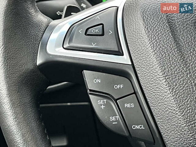 Сірий Форд Едж, об'ємом двигуна 2 л та пробігом 99 тис. км за 18999 $, фото 30 на Automoto.ua