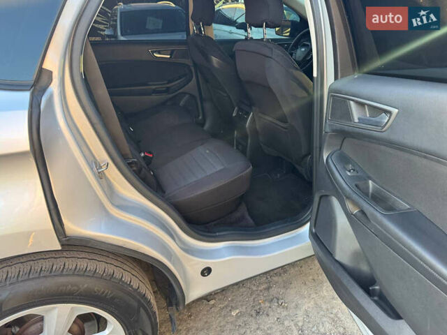 Сірий Форд Едж, об'ємом двигуна 2 л та пробігом 162 тис. км за 13150 $, фото 6 на Automoto.ua