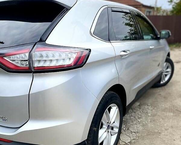 Сірий Форд Едж, об'ємом двигуна 2 л та пробігом 197 тис. км за 15100 $, фото 4 на Automoto.ua