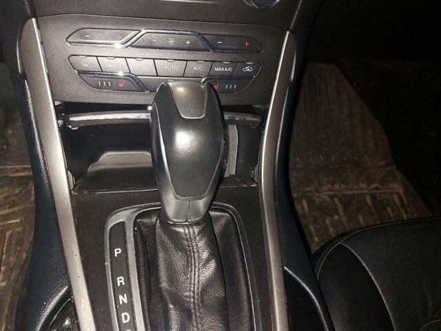 Сірий Форд Едж, об'ємом двигуна 2 л та пробігом 199 тис. км за 15000 $, фото 5 на Automoto.ua