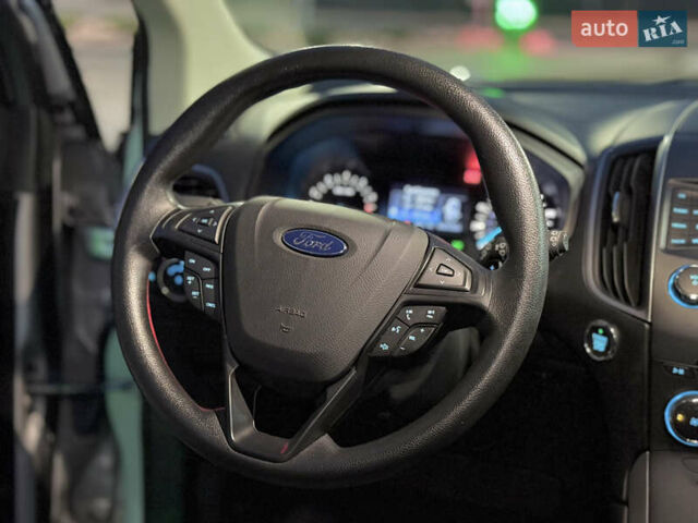 Сірий Форд Едж, об'ємом двигуна 2 л та пробігом 54 тис. км за 14800 $, фото 46 на Automoto.ua