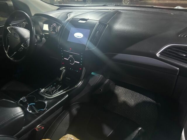 Сірий Форд Едж, об'ємом двигуна 3.5 л та пробігом 186 тис. км за 15500 $, фото 4 на Automoto.ua