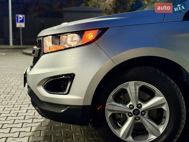 Сірий Форд Едж, об'ємом двигуна 2 л та пробігом 54 тис. км за 14800 $, фото 35 на Automoto.ua