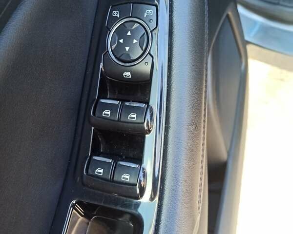 Серый Форд Эдж, объемом двигателя 2 л и пробегом 140 тыс. км за 19500 $, фото 32 на Automoto.ua