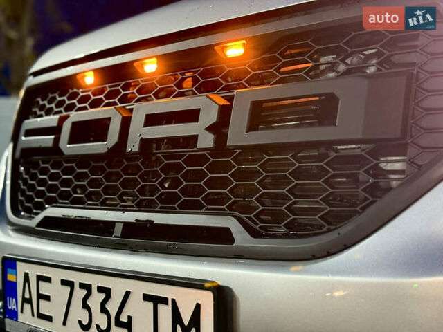 Сірий Форд Едж, об'ємом двигуна 2 л та пробігом 54 тис. км за 14800 $, фото 31 на Automoto.ua