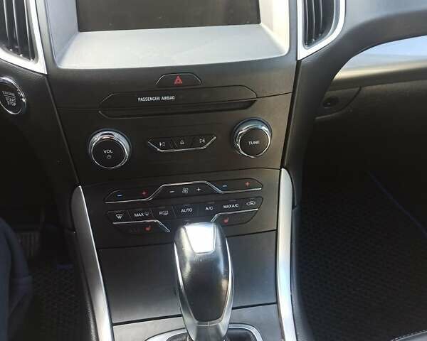 Серый Форд Эдж, объемом двигателя 2 л и пробегом 140 тыс. км за 19500 $, фото 31 на Automoto.ua