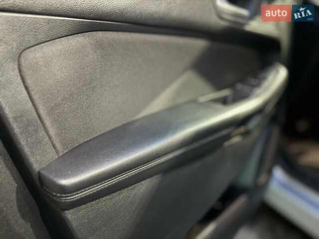 Сірий Форд Едж, об'ємом двигуна 2 л та пробігом 54 тис. км за 14800 $, фото 55 на Automoto.ua