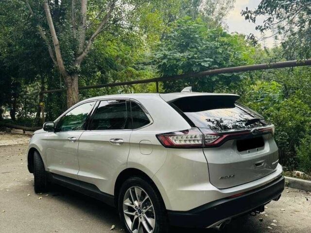 Сірий Форд Едж, об'ємом двигуна 2 л та пробігом 127 тис. км за 11500 $, фото 4 на Automoto.ua