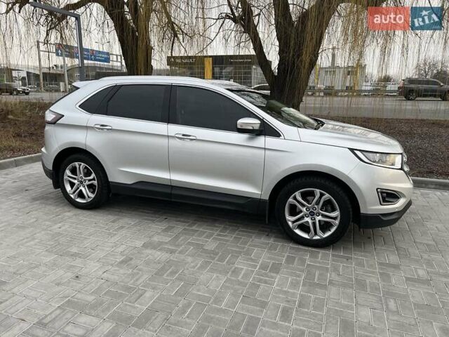 Сірий Форд Едж, об'ємом двигуна 2 л та пробігом 169 тис. км за 17500 $, фото 3 на Automoto.ua