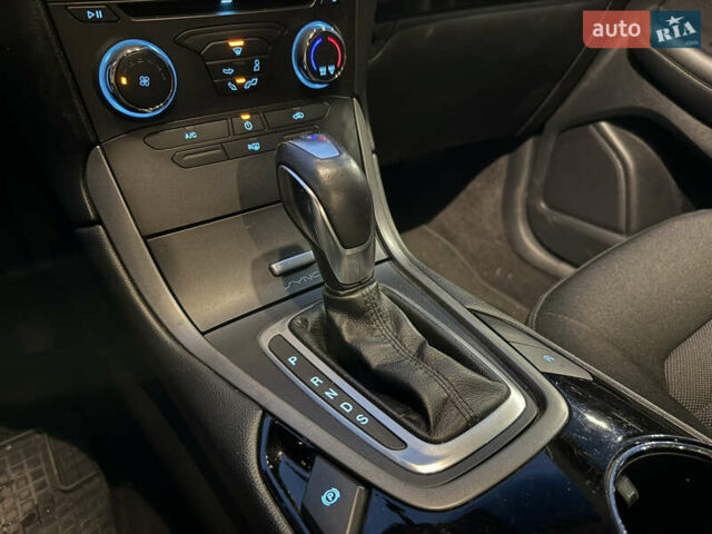 Сірий Форд Едж, об'ємом двигуна 2 л та пробігом 54 тис. км за 14800 $, фото 58 на Automoto.ua