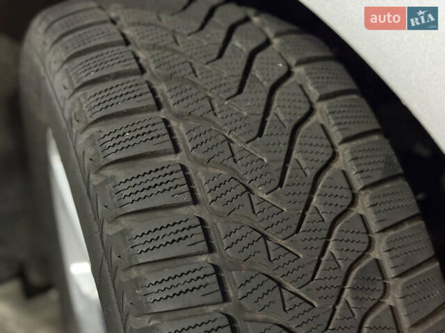 Сірий Форд Едж, об'ємом двигуна 2 л та пробігом 54 тис. км за 14800 $, фото 42 на Automoto.ua