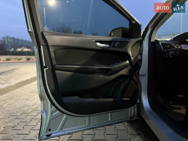 Сірий Форд Едж, об'ємом двигуна 2 л та пробігом 54 тис. км за 14800 $, фото 43 на Automoto.ua