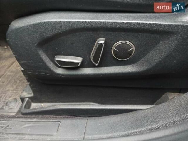 Сірий Форд Едж, об'ємом двигуна 2 л та пробігом 154 тис. км за 16400 $, фото 17 на Automoto.ua