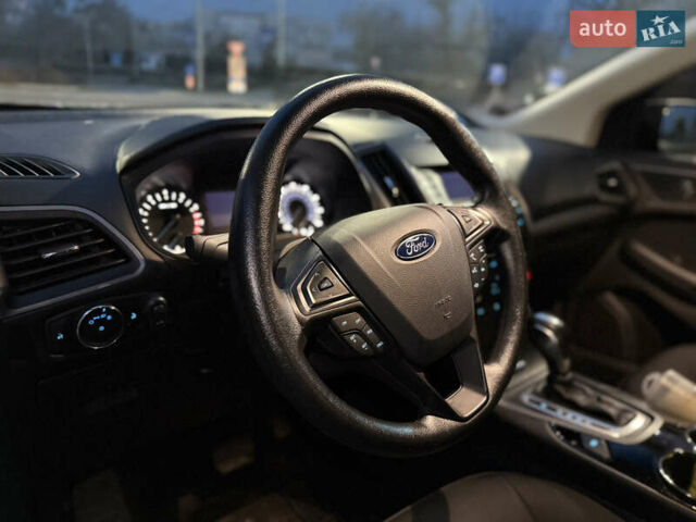 Сірий Форд Едж, об'ємом двигуна 2 л та пробігом 54 тис. км за 14800 $, фото 49 на Automoto.ua