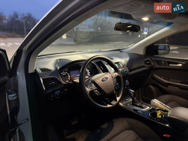 Сірий Форд Едж, об'ємом двигуна 2 л та пробігом 54 тис. км за 14800 $, фото 48 на Automoto.ua