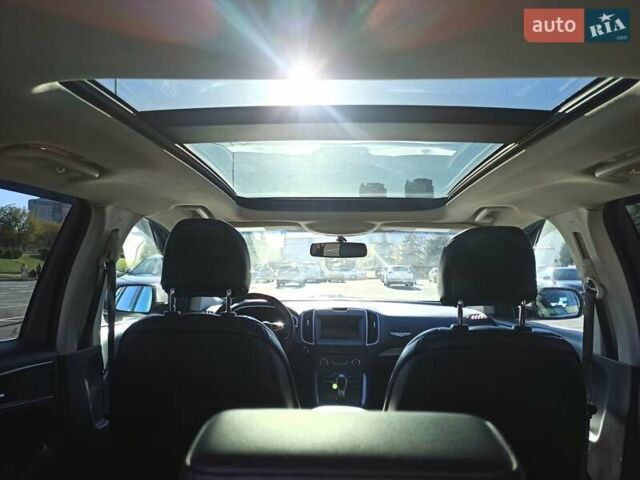 Сірий Форд Едж, об'ємом двигуна 2 л та пробігом 154 тис. км за 16400 $, фото 11 на Automoto.ua