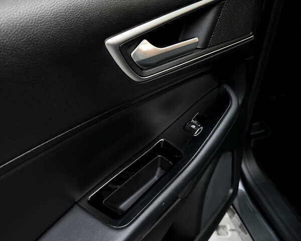 Серый Форд Эдж, объемом двигателя 2 л и пробегом 53 тыс. км за 20500 $, фото 32 на Automoto.ua