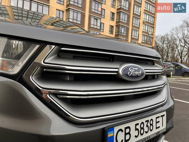 Серый Форд Эдж, объемом двигателя 2 л и пробегом 167 тыс. км за 15300 $, фото 4 на Automoto.ua